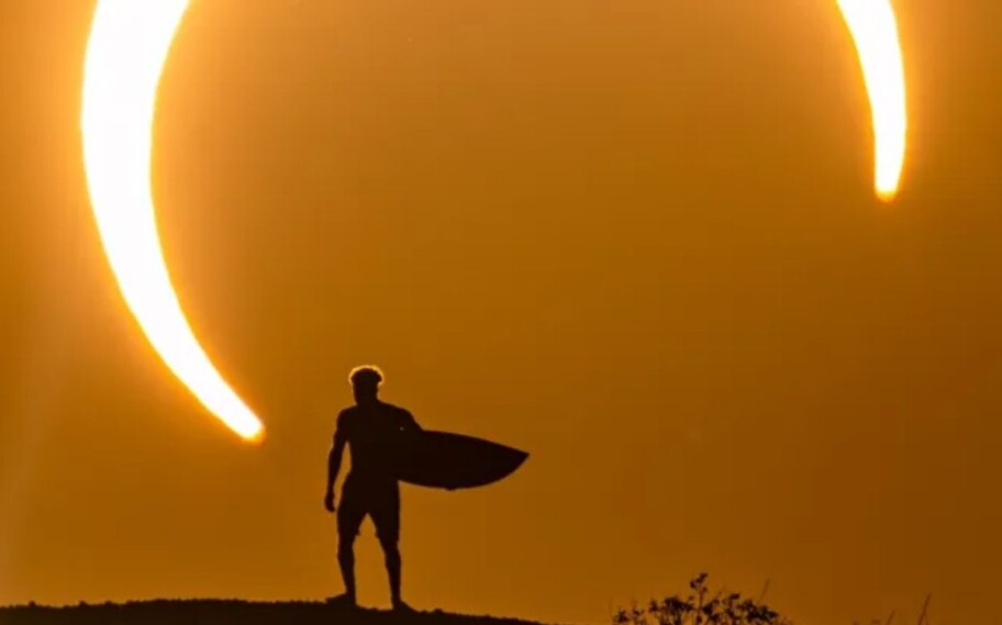 Italo ferreira foto no eclipse solar
