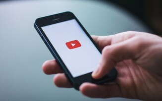 YouTube testa botão exclusivo para tocar vídeos aleatórios