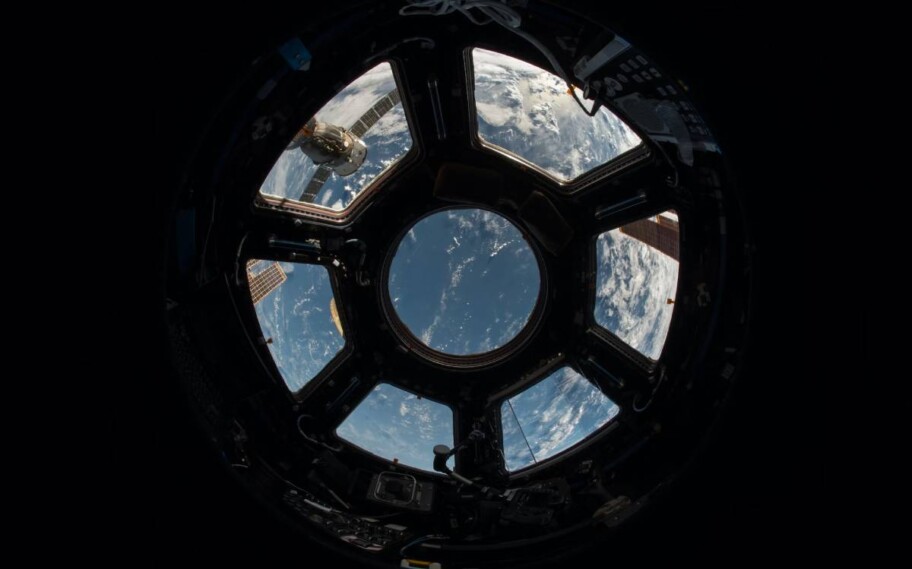 Caja de herramientas fotográficas del telescopio que los astronautas perdieron en el espacio